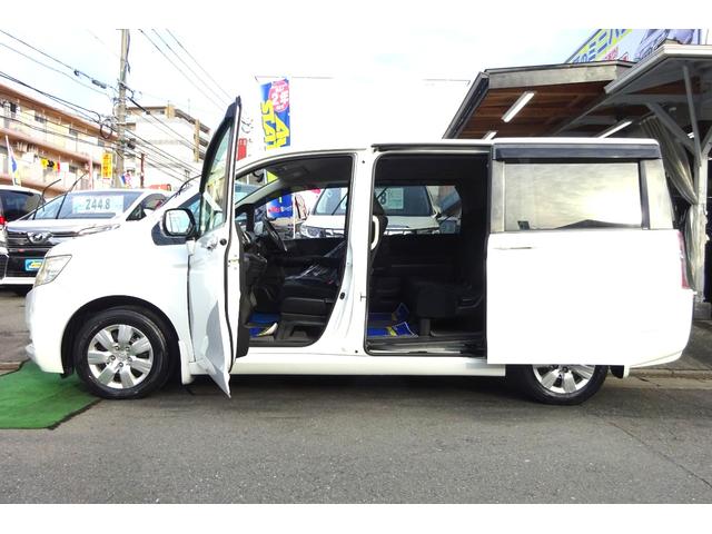 ステップワゴン Ｇ　インターナビＥセレクション　ＨＤＤインターナビ　地デジ　Ｂカメラ　後席モニター　クルーズコントロール　アイドリングストップ　ＵＳＢポート　８人乗り　ＨＩＤライト　ＥＴＣ　両側自動ドア　全国対応２年保証（4枚目）