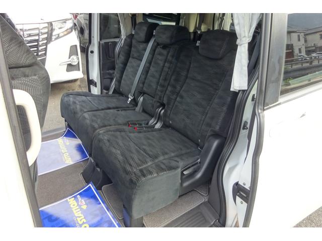 ステップワゴン Ｇ　インターナビＥセレクション　ＨＤＤインターナビ　地デジ　Ｂカメラ　後席モニター　クルーズコントロール　アイドリングストップ　ＵＳＢポート　８人乗り　ＨＩＤライト　ＥＴＣ　両側自動ドア　全国対応２年保証（8枚目）