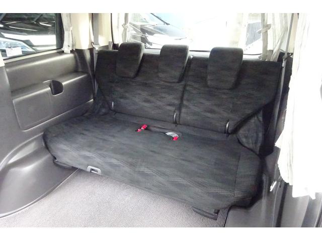 ステップワゴン Ｇ　インターナビＥセレクション　ＨＤＤインターナビ　地デジ　Ｂカメラ　後席モニター　クルーズコントロール　アイドリングストップ　ＵＳＢポート　８人乗り　ＨＩＤライト　ＥＴＣ　両側自動ドア　全国対応２年保証（9枚目）