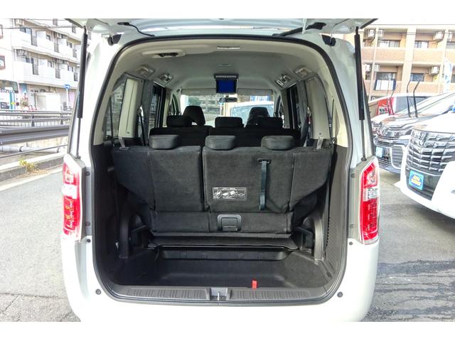 ステップワゴン Ｇ　インターナビＥセレクション　ＨＤＤインターナビ　地デジ　Ｂカメラ　後席モニター　クルーズコントロール　アイドリングストップ　ＵＳＢポート　８人乗り　ＨＩＤライト　ＥＴＣ　両側自動ドア　全国対応２年保証（10枚目）