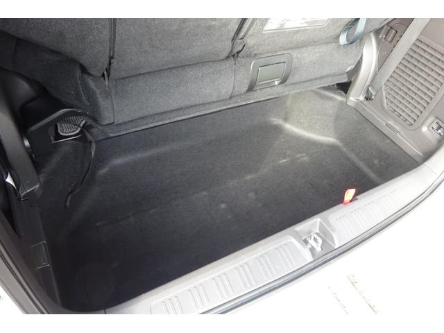 ステップワゴン Ｇ　インターナビＥセレクション　ＨＤＤインターナビ　地デジ　Ｂカメラ　後席モニター　クルーズコントロール　アイドリングストップ　ＵＳＢポート　８人乗り　ＨＩＤライト　ＥＴＣ　両側自動ドア　全国対応２年保証（12枚目）