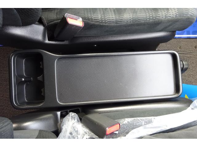 ステップワゴン Ｇ　インターナビＥセレクション　ＨＤＤインターナビ　地デジ　Ｂカメラ　後席モニター　クルーズコントロール　アイドリングストップ　ＵＳＢポート　８人乗り　ＨＩＤライト　ＥＴＣ　両側自動ドア　全国対応２年保証（29枚目）