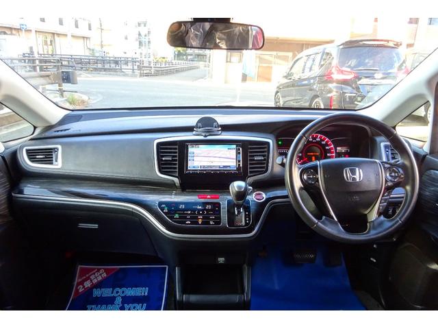 オデッセイ アブソルート・ＥＸ　ＳＤナビ　地デジ　Ｂカメラ　ＢＴ　衝突被害軽減　車線逸脱防止　アダクティブクルコン　ハーフレザーシート　パワーシート　７人乗りオットマン　ＢＳＭ　ＬＥＤライト　１８ＡＷ　両側自動ドア　全国対応２年保証（6枚目）