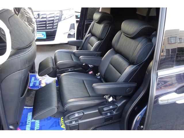 オデッセイ アブソルート・ＥＸ　ＳＤナビ　地デジ　Ｂカメラ　ＢＴ　衝突被害軽減　車線逸脱防止　アダクティブクルコン　ハーフレザーシート　パワーシート　７人乗りオットマン　ＢＳＭ　ＬＥＤライト　１８ＡＷ　両側自動ドア　全国対応２年保証（9枚目）