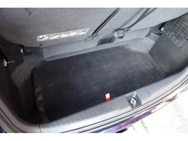 オデッセイ アブソルート・ＥＸ　ＳＤナビ　地デジ　Ｂカメラ　ＢＴ　衝突被害軽減　車線逸脱防止　アダクティブクルコン　ハーフレザーシート　パワーシート　７人乗りオットマン　ＢＳＭ　ＬＥＤライト　１８ＡＷ　両側自動ドア　全国対応２年保証（13枚目）