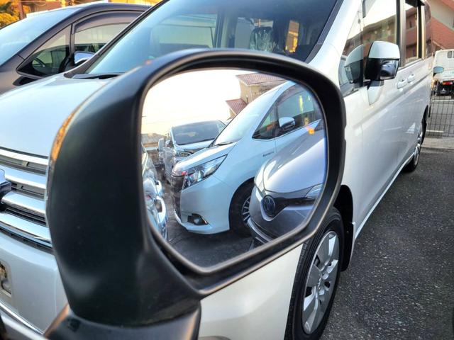 オデッセイ アブソルート・ＥＸ　ＳＤナビ　地デジ　Ｂカメラ　ＢＴ　衝突被害軽減　車線逸脱防止　アダクティブクルコン　ハーフレザーシート　パワーシート　７人乗りオットマン　ＢＳＭ　ＬＥＤライト　１８ＡＷ　両側自動ドア　全国対応２年保証（22枚目）