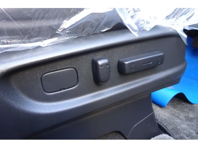 オデッセイ アブソルート・ＥＸ　ＳＤナビ　地デジ　Ｂカメラ　ＢＴ　衝突被害軽減　車線逸脱防止　アダクティブクルコン　ハーフレザーシート　パワーシート　７人乗りオットマン　ＢＳＭ　ＬＥＤライト　１８ＡＷ　両側自動ドア　全国対応２年保証（23枚目）