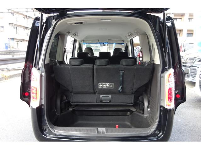 ステップワゴン Ｇ　コンフォートセレクション　９型ＳＤナビ　地デジ　Ｂカメラ　クルーズコントロール　スマートキー　アイドリングストップ　ＨＩＤライト　ＥＴＣ　８人乗り　両側自動ドア　全国対応２年保証（10枚目）