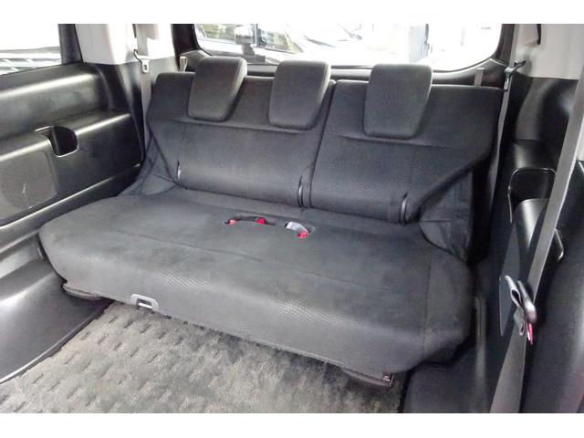 ステップワゴンスパーダ Ｚ　ＳＤナビ　地デジ　Ｂカメラ　ＨＤＭＩ　ハンズフリーテレフィン　アイドリングストップ　ドラレコ　スマートキー　ＨＩＤライト　８人乗り　１６ＡＷ　両側自動ドア　全国対応２年保証（9枚目）