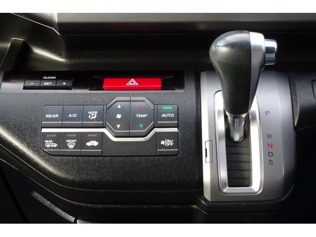 ステップワゴンスパーダ Ｚ　ＳＤナビ　地デジ　Ｂカメラ　ＨＤＭＩ　ハンズフリーテレフィン　アイドリングストップ　ドラレコ　スマートキー　ＨＩＤライト　８人乗り　１６ＡＷ　両側自動ドア　全国対応２年保証（17枚目）