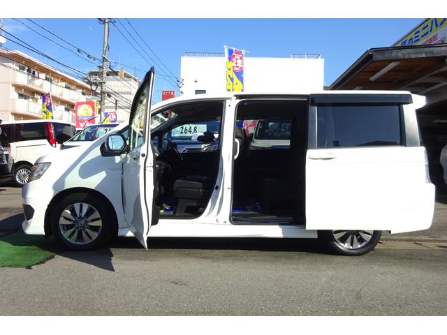 ステップワゴンスパーダ パワーエディション　９型ＳＤナビ　地デジ　Ｂカメラ　後席モニター　アイドリングストップ　スマートキー　ＨＩＤライト＆フォグ　８人乗り　１６アルミ　両側自動ドア　全国対応２年保証（4枚目）