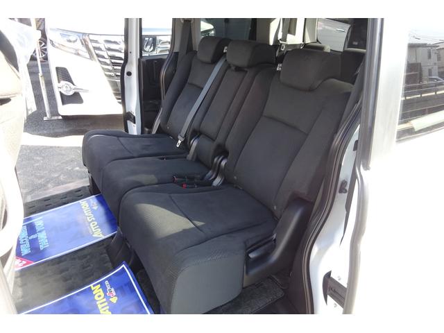 ステップワゴンスパーダ パワーエディション　９型ＳＤナビ　地デジ　Ｂカメラ　後席モニター　アイドリングストップ　スマートキー　ＨＩＤライト＆フォグ　８人乗り　１６アルミ　両側自動ドア　全国対応２年保証（8枚目）