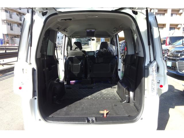 ステップワゴンスパーダ パワーエディション　９型ＳＤナビ　地デジ　Ｂカメラ　後席モニター　アイドリングストップ　スマートキー　ＨＩＤライト＆フォグ　８人乗り　１６アルミ　両側自動ドア　全国対応２年保証（11枚目）