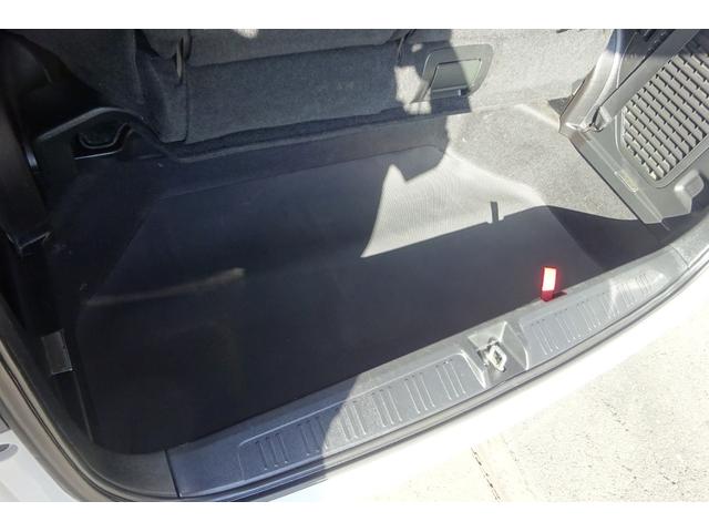 ステップワゴンスパーダ パワーエディション　９型ＳＤナビ　地デジ　Ｂカメラ　後席モニター　アイドリングストップ　スマートキー　ＨＩＤライト＆フォグ　８人乗り　１６アルミ　両側自動ドア　全国対応２年保証（12枚目）