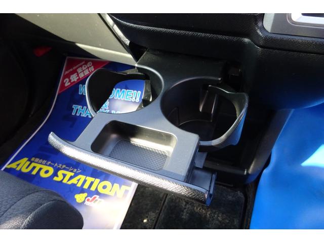 ステップワゴンスパーダ パワーエディション　９型ＳＤナビ　地デジ　Ｂカメラ　後席モニター　アイドリングストップ　スマートキー　ＨＩＤライト＆フォグ　８人乗り　１６アルミ　両側自動ドア　全国対応２年保証（26枚目）