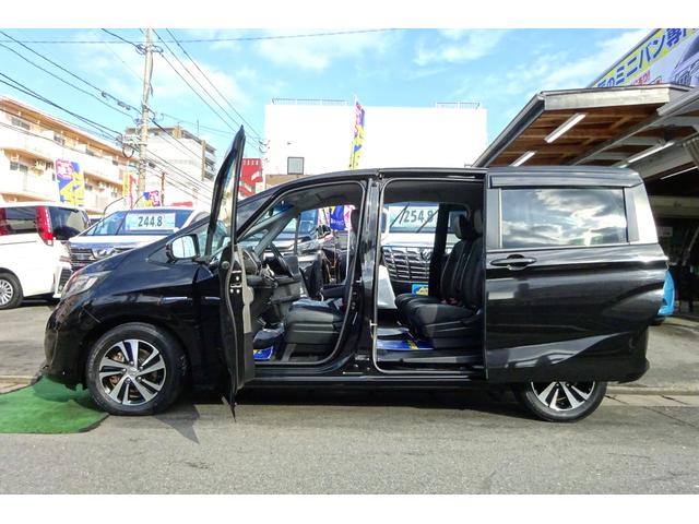 フリードハイブリッド ハイブリッド・ＥＸ　ホンダセンシング　ＳＤナビ　地デジ　Ｂカメラ　ＢＴ　衝突被害軽減　車線逸脱防止　アダクティブクルコン　シートヒーター　ハーフレザーシート　６人乗ウォークスルー　１５ＡＷ　両側自動ドア　全国対応２年保証（4枚目）