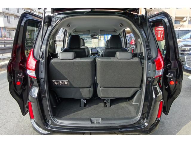 フリードハイブリッド ハイブリッド・ＥＸ　ホンダセンシング　ＳＤナビ　地デジ　Ｂカメラ　ＢＴ　衝突被害軽減　車線逸脱防止　アダクティブクルコン　シートヒーター　ハーフレザーシート　６人乗ウォークスルー　１５ＡＷ　両側自動ドア　全国対応２年保証（10枚目）