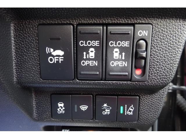 フリードハイブリッド ハイブリッド・ＥＸ　ホンダセンシング　ＳＤナビ　地デジ　Ｂカメラ　ＢＴ　衝突被害軽減　車線逸脱防止　アダクティブクルコン　シートヒーター　ハーフレザーシート　６人乗ウォークスルー　１５ＡＷ　両側自動ドア　全国対応２年保証（18枚目）