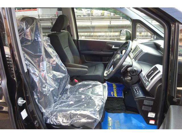 ステップワゴンスパーダ Ｚ　インターナビセレクション　ＨＤＤインターナビ　地デジ　Ｂカメラ　後席モニター　ＵＳＢポート　７人乗りウォークスルー　スマートキー　ＨＩＤライト　１６アルミ　両側自動ドア　全国対応２年保証（7枚目）