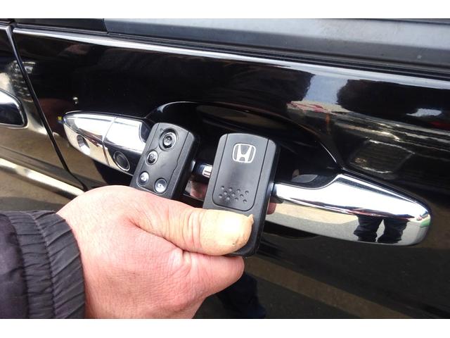 ステップワゴンスパーダ Ｚ　インターナビセレクション　ＨＤＤインターナビ　地デジ　Ｂカメラ　後席モニター　ＵＳＢポート　７人乗りウォークスルー　スマートキー　ＨＩＤライト　１６アルミ　両側自動ドア　全国対応２年保証（26枚目）