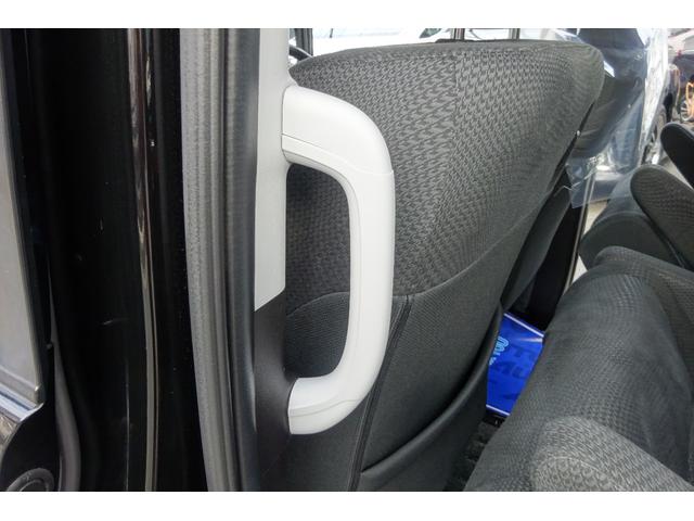 ステップワゴンスパーダ Ｚ　インターナビセレクション　ＨＤＤインターナビ　地デジ　Ｂカメラ　後席モニター　ＵＳＢポート　７人乗りウォークスルー　スマートキー　ＨＩＤライト　１６アルミ　両側自動ドア　全国対応２年保証（27枚目）