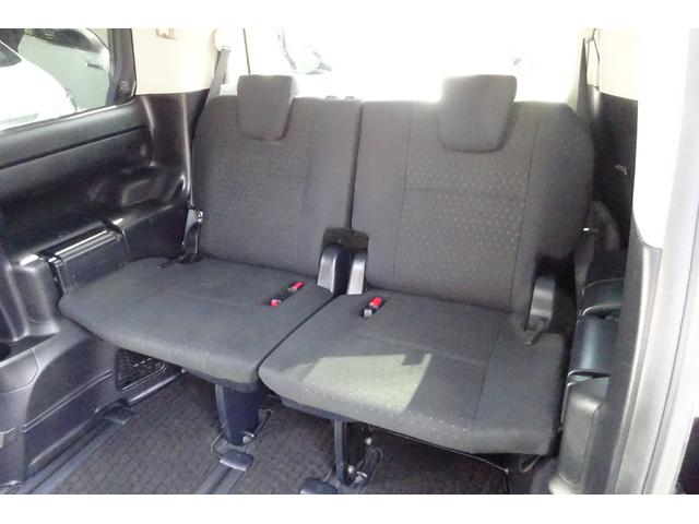 ノア ハイブリッドＧ　９型ＳＤナビ　地デジ　Ｂカメラ　１１型後席モニター　ＢＴ　衝突被害軽減　車線逸脱防止　クルーズコントロール　シートヒーター　７人乗りウォークスルー　前後ドラレコ　ＡＷ　両側自動ドア　全国対応２年保証（10枚目）