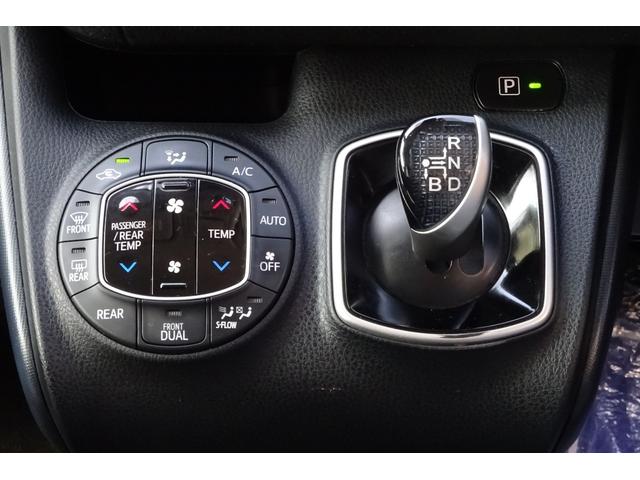 ノア ハイブリッドＧ　９型ＳＤナビ　地デジ　Ｂカメラ　１１型後席モニター　ＢＴ　衝突被害軽減　車線逸脱防止　クルーズコントロール　シートヒーター　７人乗りウォークスルー　前後ドラレコ　ＡＷ　両側自動ドア　全国対応２年保証（18枚目）