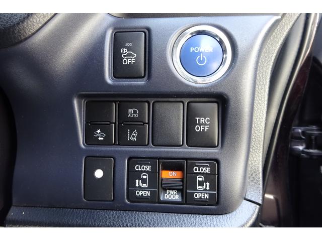 ノア ハイブリッドＧ　９型ＳＤナビ　地デジ　Ｂカメラ　１１型後席モニター　ＢＴ　衝突被害軽減　車線逸脱防止　クルーズコントロール　シートヒーター　７人乗りウォークスルー　前後ドラレコ　ＡＷ　両側自動ドア　全国対応２年保証（21枚目）