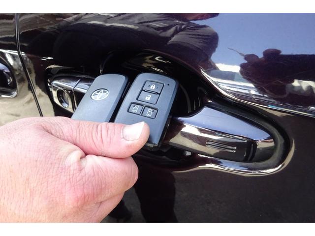 ノア ハイブリッドＧ　９型ＳＤナビ　地デジ　Ｂカメラ　１１型後席モニター　ＢＴ　衝突被害軽減　車線逸脱防止　クルーズコントロール　シートヒーター　７人乗りウォークスルー　前後ドラレコ　ＡＷ　両側自動ドア　全国対応２年保証（28枚目）