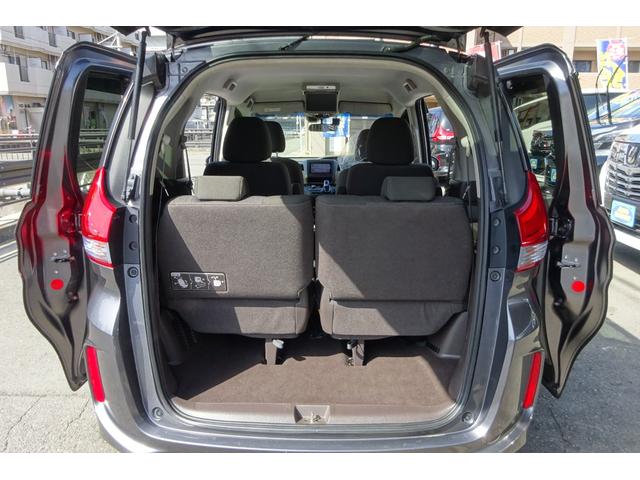 フリードハイブリッド ハイブリッド・Ｇホンダセンシング　ＳＤナビ　地デジ　Ｂカメラ　後席モニター　Ｂｌｕｅｔｏｏｔｈ　衝突被害軽減　車線逸脱防止　アダプティブクルコン　６人乗りウォークスルー　ドラレコ　ＬＥＤライト　両側自動ドア　全国対応２年保証（10枚目）