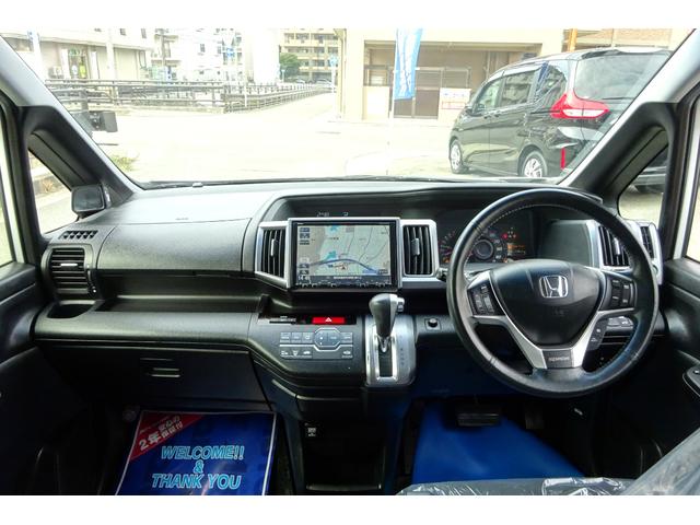 ステップワゴンスパーダ Z クールスピリット 9型SDナビ 地デジ Bカメラ 後席モニター アイドリングストップ クルーズコントロール ハーフレザーシート 8人乗り メッキフォグカバー!スマートキー 17アルミ 両側自動ドア 全国対応2年保証(6枚目)