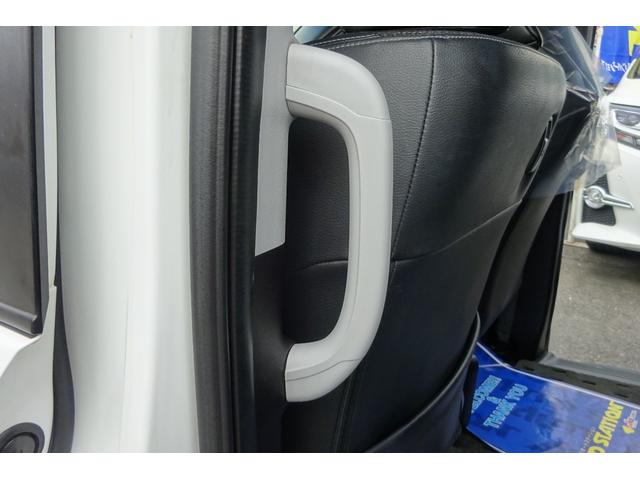 ステップワゴンスパーダ Z クールスピリット 9型SDナビ 地デジ Bカメラ 後席モニター アイドリングストップ クルーズコントロール ハーフレザーシート 8人乗り メッキフォグカバー!スマートキー 17アルミ 両側自動ドア 全国対応2年保証(26枚目)