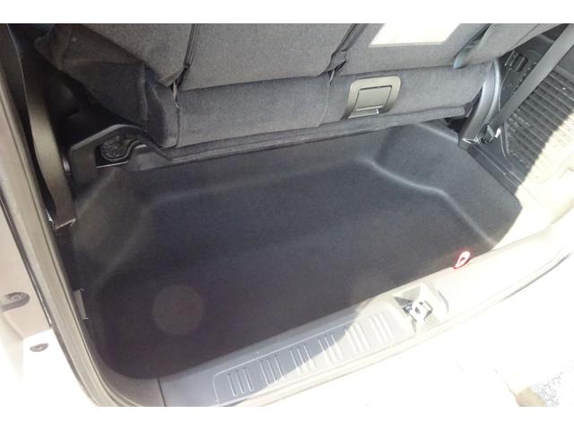 ステップワゴンスパーダ パワーエディション　ＳＤナビ　地デジ　Ｂカメラ　後席モニター　Ｂｌｕｅｔｏｏｔｈ　アイドリングストップ　７人乗りウォークスルー　ＨＩＤライト　１６アルミ　両側自動ドア　全国対応２年保証（12枚目）