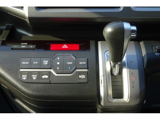 ステップワゴンスパーダ パワーエディション　ＳＤナビ　地デジ　Ｂカメラ　後席モニター　Ｂｌｕｅｔｏｏｔｈ　アイドリングストップ　７人乗りウォークスルー　ＨＩＤライト　１６アルミ　両側自動ドア　全国対応２年保証（19枚目）