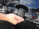 ハイブリッドＧ　ＳＤナビ　地デジ　Ｂカメラ　Ｂｌｕｅｔｏｏｔｈ　衝突被害軽減　車線逸脱防止　スマートキー　プッシュスタート　ＬＥＤライト＆フォグ　７人乗り　純正１５アルミ　ＥＴＣ　両側自動ドア　全国対応２年保証（22枚目）