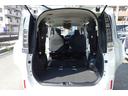ハイブリッドＶ　９型ＳＤナビ　地デジ　Ｂカメラ　１１型後席モニター　Ｂｌｕｅｔｏｏｔｈ　クルーズコントロール　シートヒーター　７人乗りウォークスルー　ＬＥＤライト　置くだけ充電　ＡＷ　両側自動ドア　全国対応２年保証（12枚目）