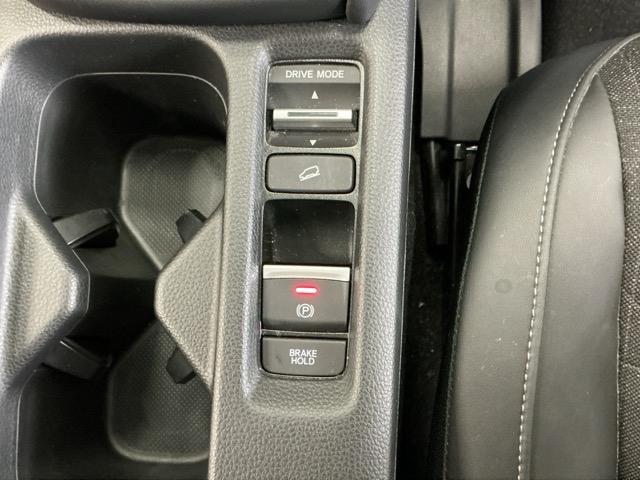 ヴェゼル ｅ：ＨＥＶＺ　ドラレコ　ナビ　Ｒカメラ　ブルートゥース　衝突回避支援ブレーキ機能　パノラミックビューモニター　スマキ　Ｐトランク　フルオートエアコン　Ｄレコ　エアバッグ　両席エアバック　記録簿付　パワーウィンドウ（18枚目）