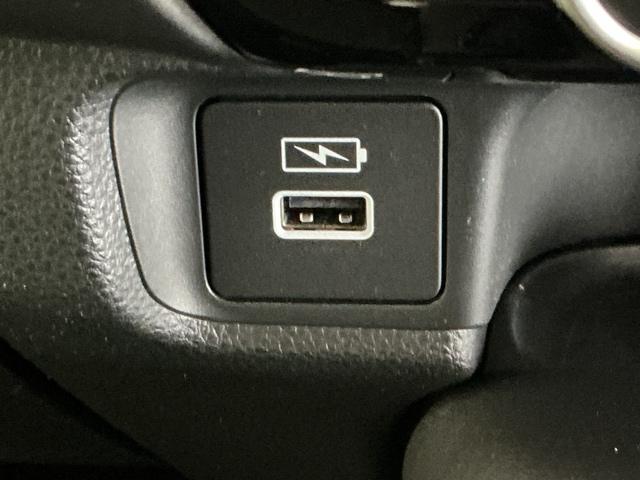 ヴェゼル ｅ：ＨＥＶＺ　ドラレコ　ナビ　Ｒカメラ　ブルートゥース　衝突回避支援ブレーキ機能　パノラミックビューモニター　スマキ　Ｐトランク　フルオートエアコン　Ｄレコ　エアバッグ　両席エアバック　記録簿付　パワーウィンドウ（22枚目）
