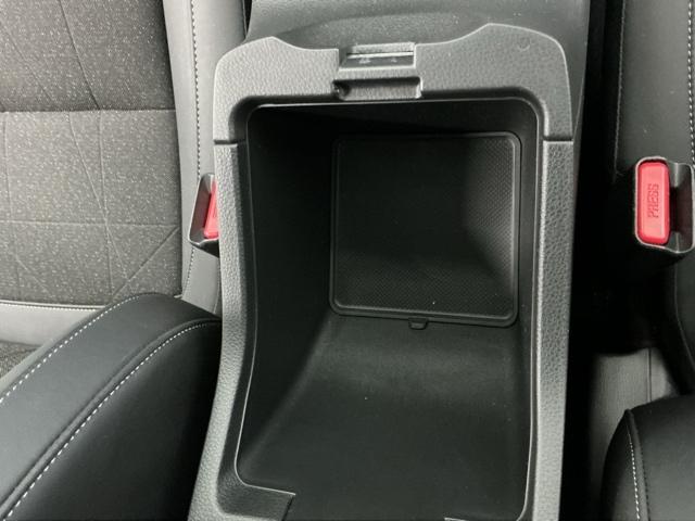 ヴェゼル ｅ：ＨＥＶＺ　ドラレコ　ナビ　Ｒカメラ　ブルートゥース　衝突回避支援ブレーキ機能　パノラミックビューモニター　スマキ　Ｐトランク　フルオートエアコン　Ｄレコ　エアバッグ　両席エアバック　記録簿付　パワーウィンドウ（72枚目）