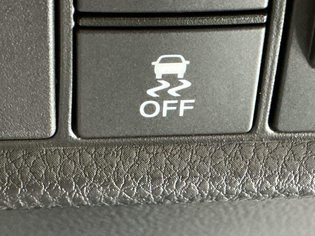 フィット ｅ：ＨＥＶリュクス　ナビ　Ｒカメラ　ブルートゥース　フルセグ　誤発進抑制機能　本革シート　リアカメラ　ＥＴＣ付　ＬＥＤ　シートヒーター　クルーズコントロール　セキュリティアラーム　ＤＶＤ　ＶＳＡ　サイドエアバッグ　ＡＢＳ（26枚目）