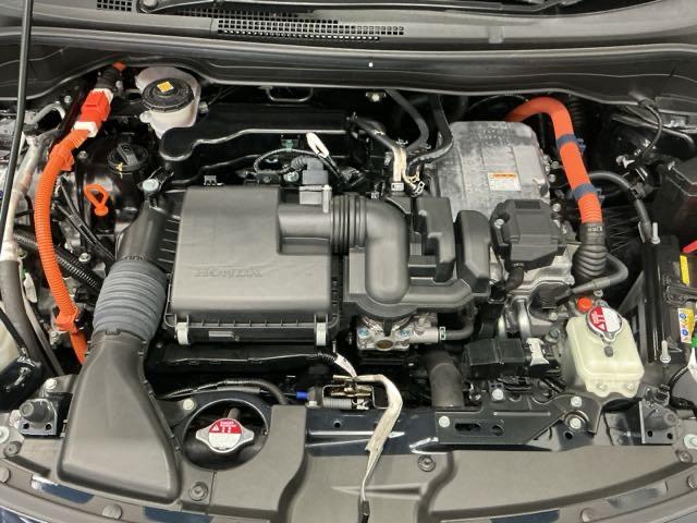 フィット ｅ：ＨＥＶリュクス　ナビ　Ｒカメラ　ブルートゥース　フルセグ　誤発進抑制機能　本革シート　リアカメラ　ＥＴＣ付　ＬＥＤ　シートヒーター　クルーズコントロール　セキュリティアラーム　ＤＶＤ　ＶＳＡ　サイドエアバッグ　ＡＢＳ（29枚目）