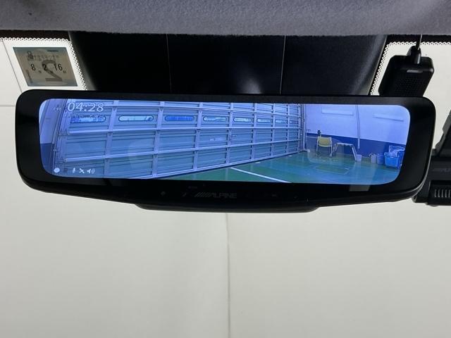 フィット ｅ：ＨＥＶリュクス　ナビ　Ｒカメラ　ブルートゥース　フルセグ　誤発進抑制機能　本革シート　リアカメラ　ＥＴＣ付　ＬＥＤ　シートヒーター　クルーズコントロール　セキュリティアラーム　ＤＶＤ　ＶＳＡ　サイドエアバッグ　ＡＢＳ（55枚目）