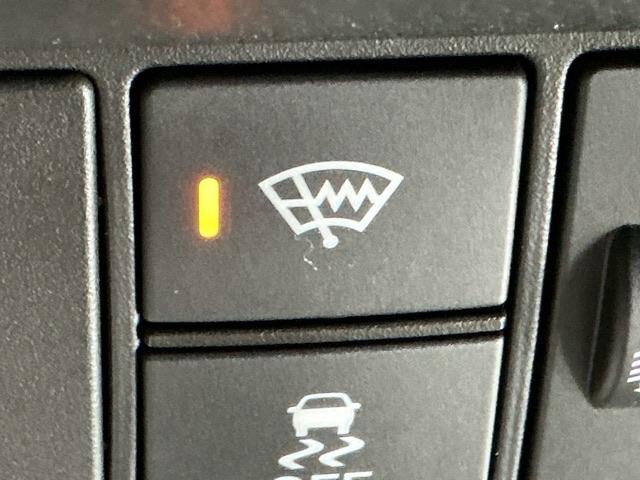 フィット ｅ：ＨＥＶリュクス　ナビ　Ｒカメラ　ブルートゥース　フルセグ　誤発進抑制機能　本革シート　リアカメラ　ＥＴＣ付　ＬＥＤ　シートヒーター　クルーズコントロール　セキュリティアラーム　ＤＶＤ　ＶＳＡ　サイドエアバッグ　ＡＢＳ（56枚目）