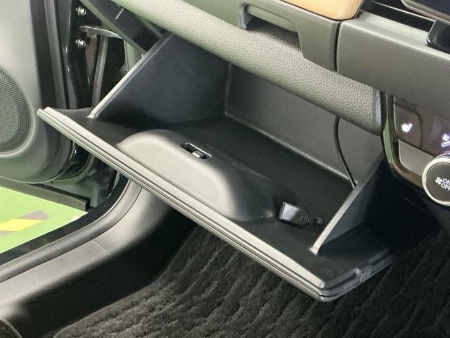 フィット ｅ：ＨＥＶリュクス　ナビ　Ｒカメラ　ブルートゥース　フルセグ　誤発進抑制機能　本革シート　リアカメラ　ＥＴＣ付　ＬＥＤ　シートヒーター　クルーズコントロール　セキュリティアラーム　ＤＶＤ　ＶＳＡ　サイドエアバッグ　ＡＢＳ（61枚目）