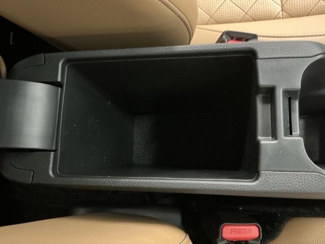 フィット ｅ：ＨＥＶリュクス　ナビ　Ｒカメラ　ブルートゥース　フルセグ　誤発進抑制機能　本革シート　リアカメラ　ＥＴＣ付　ＬＥＤ　シートヒーター　クルーズコントロール　セキュリティアラーム　ＤＶＤ　ＶＳＡ　サイドエアバッグ　ＡＢＳ（69枚目）