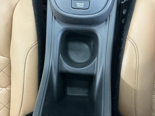 フィット ｅ：ＨＥＶリュクス　ナビ　Ｒカメラ　ブルートゥース　フルセグ　誤発進抑制機能　本革シート　リアカメラ　ＥＴＣ付　ＬＥＤ　シートヒーター　クルーズコントロール　セキュリティアラーム　ＤＶＤ　ＶＳＡ　サイドエアバッグ　ＡＢＳ（74枚目）