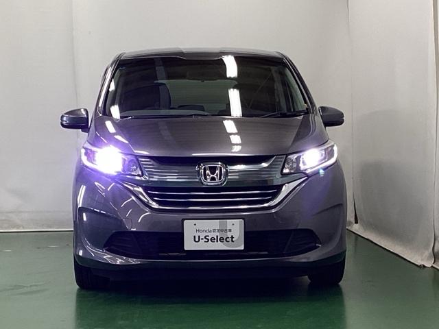 フリードハイブリッド ハイブリッド・Ｇホンダセンシング　ナビ　Ｒカメラ　ブルートゥース　フルセグ　キーフリーシステム　記録簿　ＥＣＯＮ　後カメラ　Ａクルーズ　ＬＥＤヘッドランプ　横滑防止　パワーウインドウ　ＥＴＣ付　両席エアバック　エアバッグ　パワステ（6枚目）