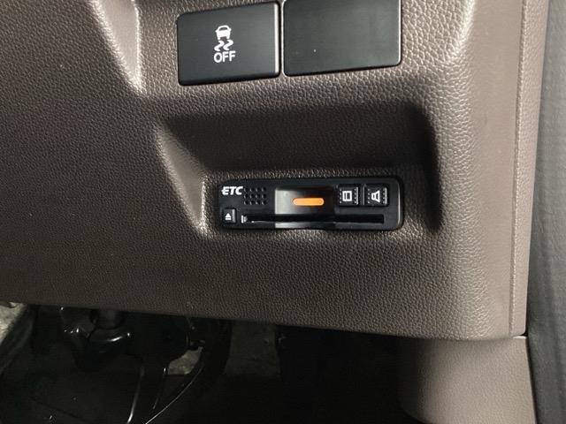 フリードハイブリッド ハイブリッド・Ｇホンダセンシング　ナビ　Ｒカメラ　ブルートゥース　フルセグ　キーフリーシステム　記録簿　ＥＣＯＮ　後カメラ　Ａクルーズ　ＬＥＤヘッドランプ　横滑防止　パワーウインドウ　ＥＴＣ付　両席エアバック　エアバッグ　パワステ（13枚目）