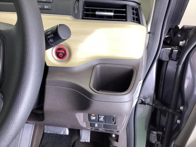 フリードハイブリッド ハイブリッド・Ｇホンダセンシング　ナビ　Ｒカメラ　ブルートゥース　フルセグ　キーフリーシステム　記録簿　ＥＣＯＮ　後カメラ　Ａクルーズ　ＬＥＤヘッドランプ　横滑防止　パワーウインドウ　ＥＴＣ付　両席エアバック　エアバッグ　パワステ（16枚目）