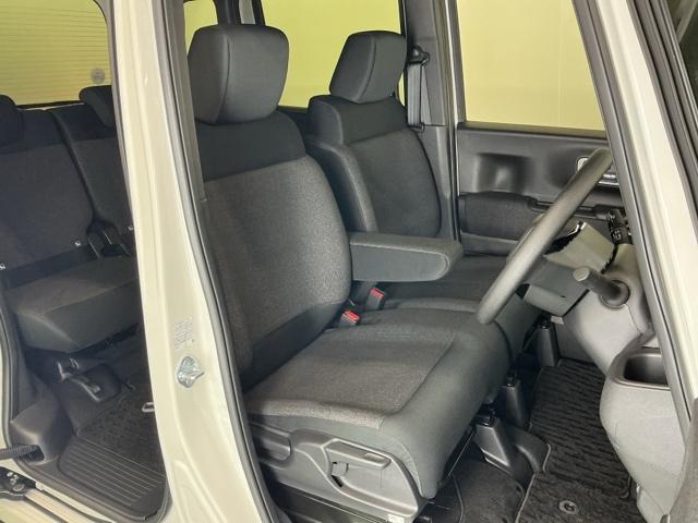 N-BOXカスタム ベースグレード ドラレコ ナビ Rカメラ ブルートゥース W電動ドア USB接続 CMBS Dレコ ベンチシート オートエアコン スマートキ LED 盗難防止装置 クルコン ETC バックカメラ フルセグTV ESC(24枚目)